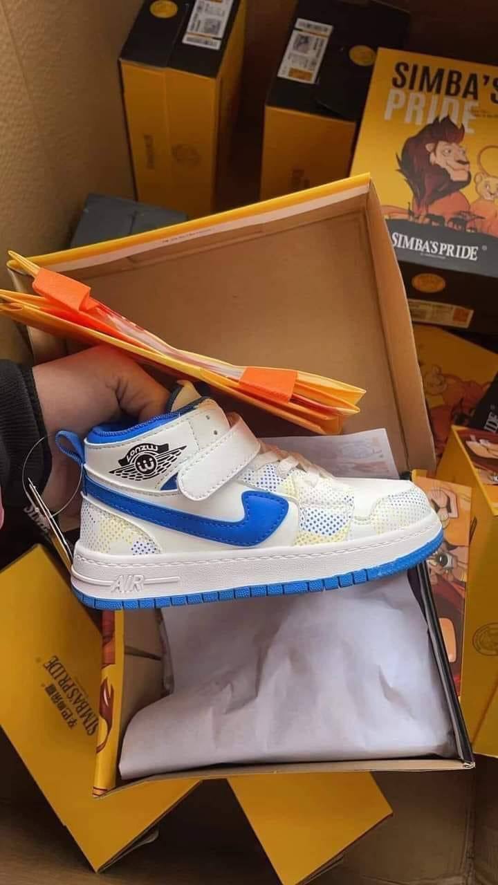Kid Sneakers available - Image 4