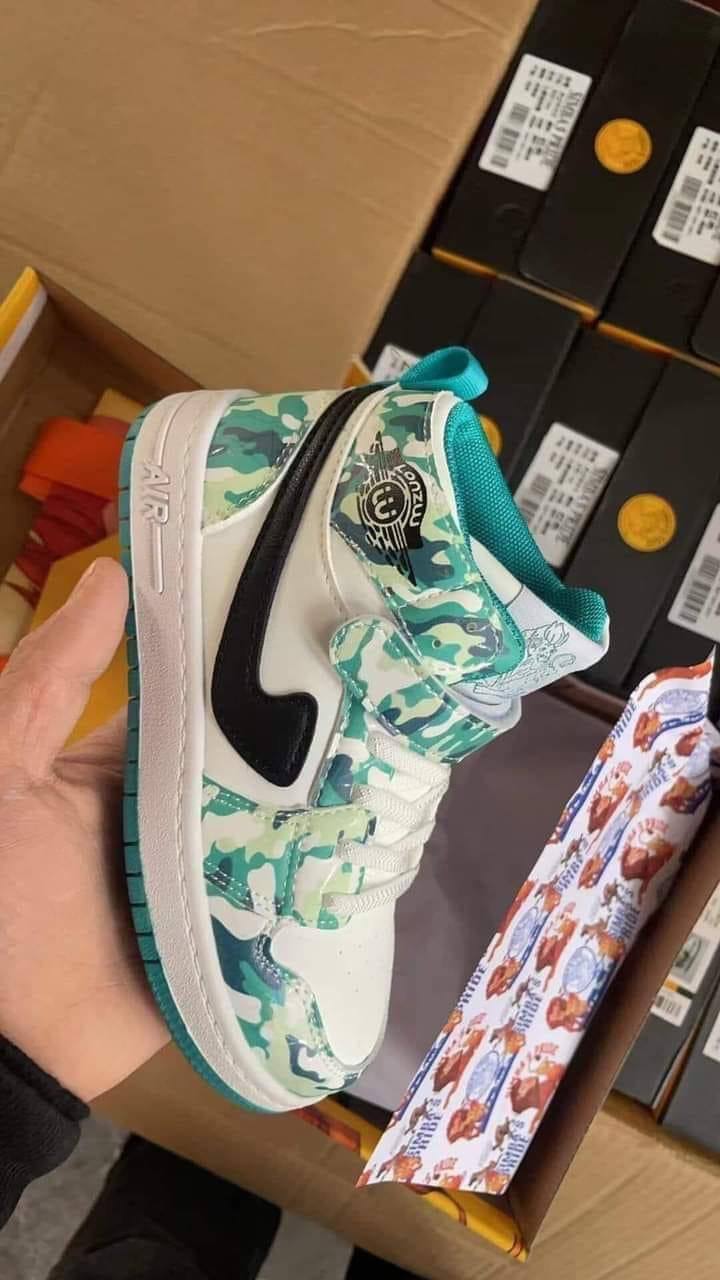 Kid Sneakers available - Image 2